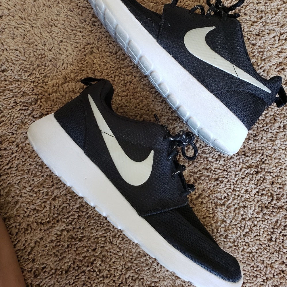Nike Roshe One Womens Shoes